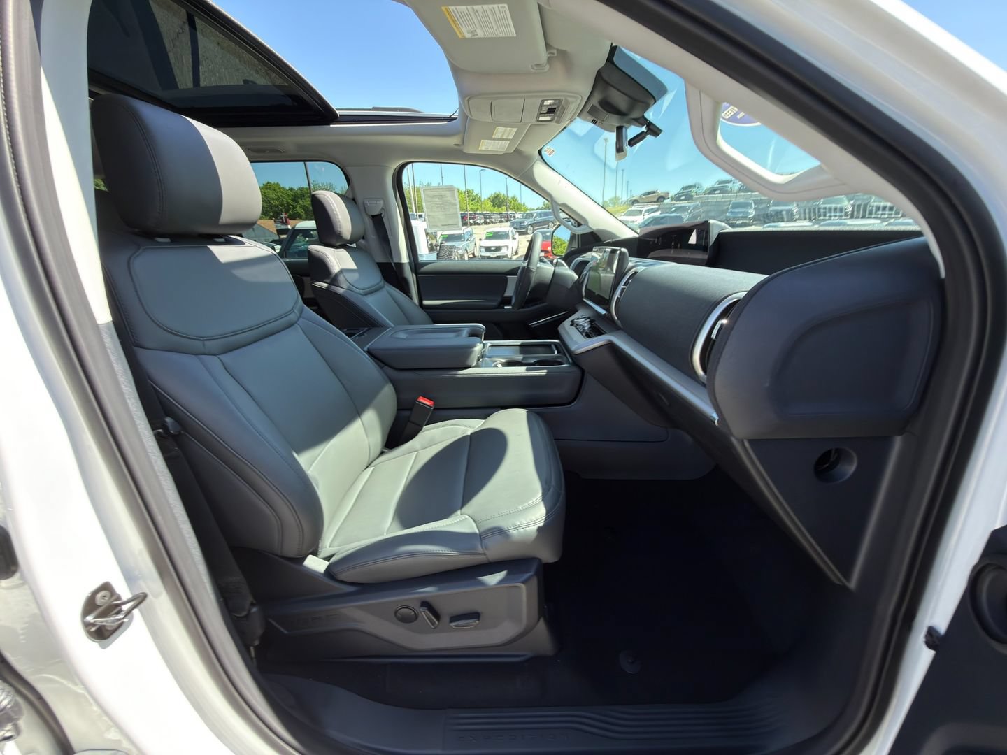 New 2026 Ford Expedition Max Active AWD/4WD image 9
