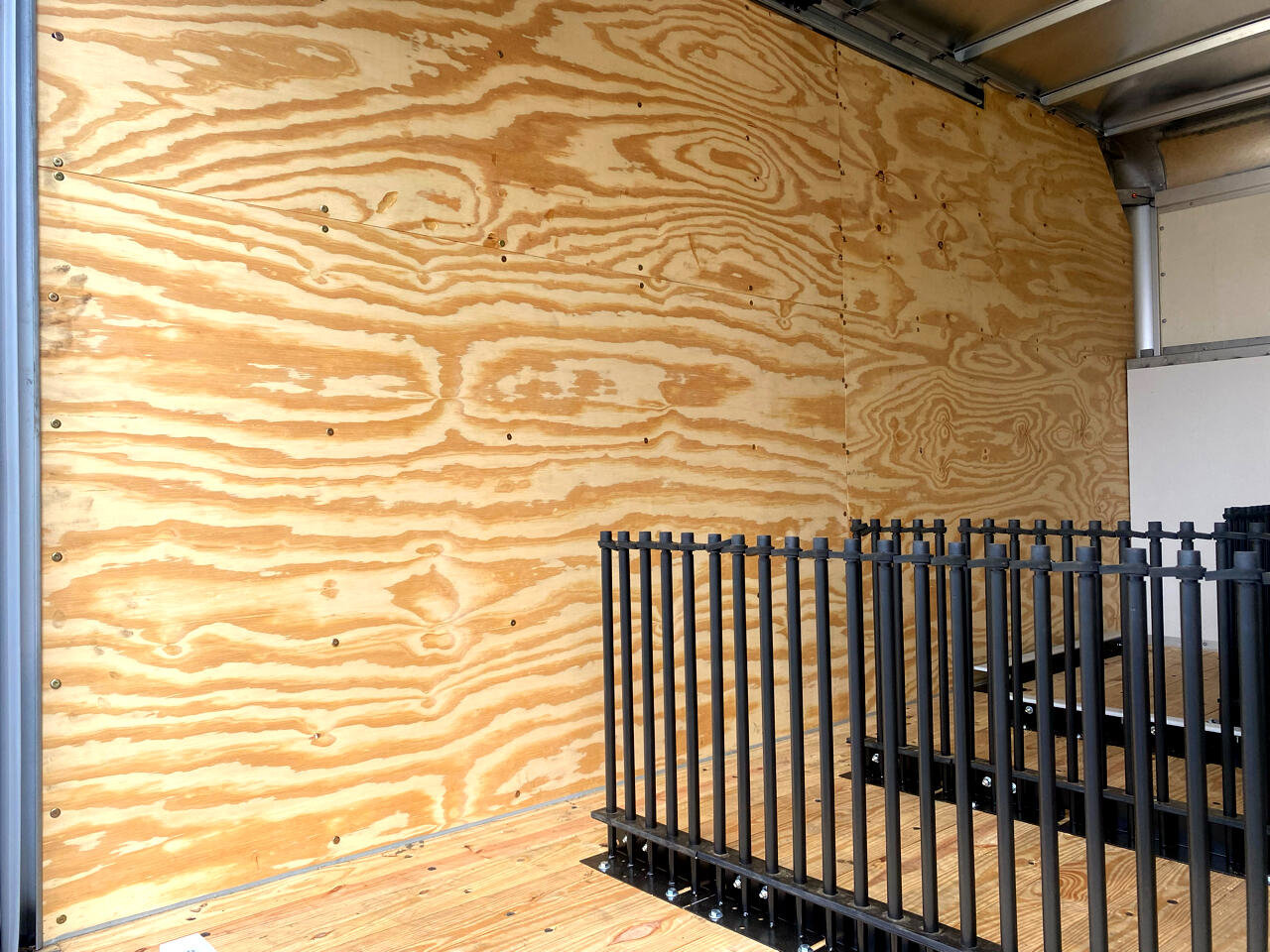 Used 2024 Ford E-350 and Econoline 350 Super Duty w/ Power Windows & Locks Group image 12