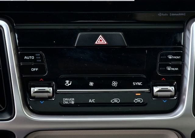 Certified 2024 Kia Sorento EX w/ Panoramic Sunroof Package image 23