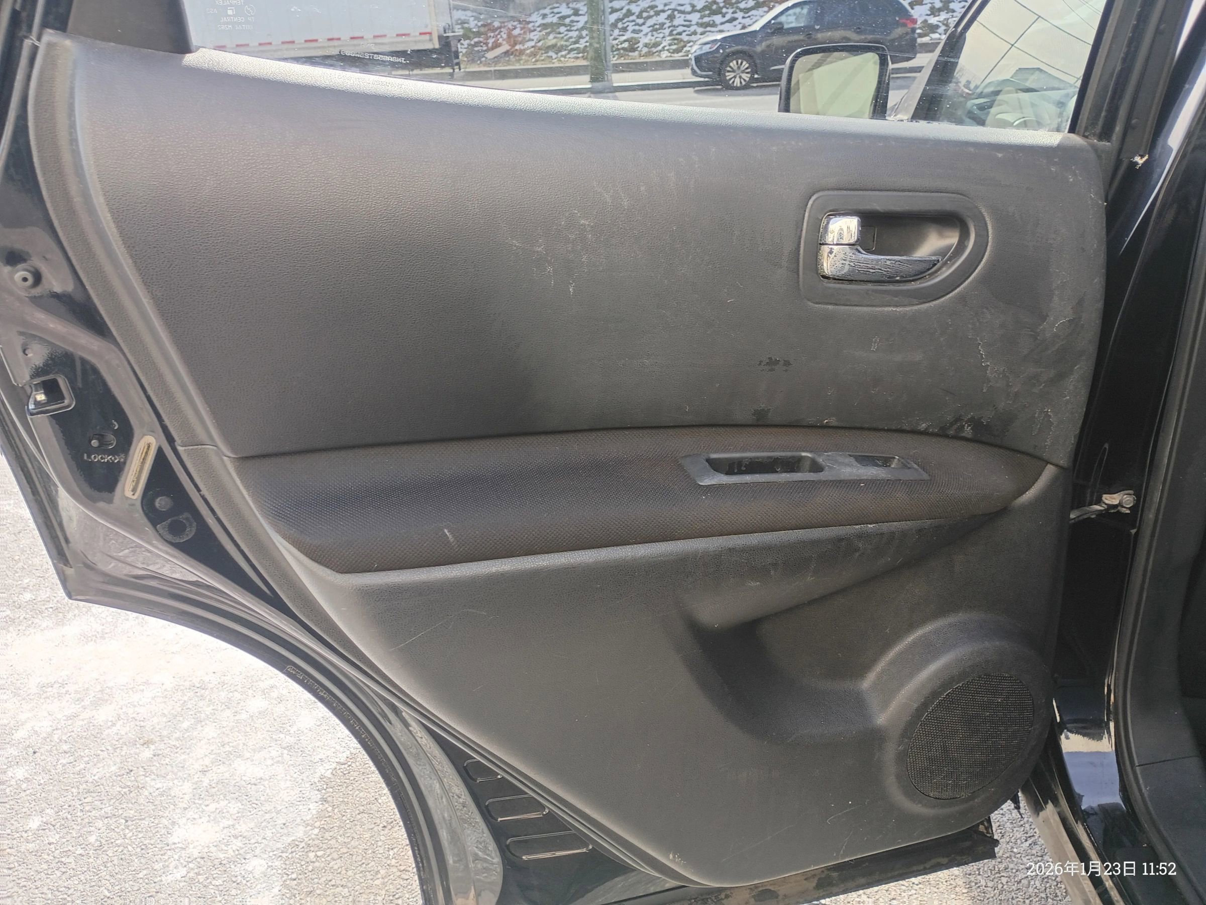 Used 2008 Nissan Rogue SL w/ Premium Pkg image 12