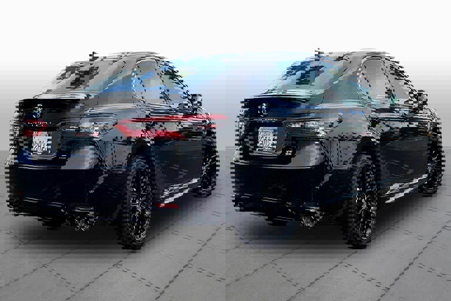 Used 2023 Toyota Camry XSE image 12