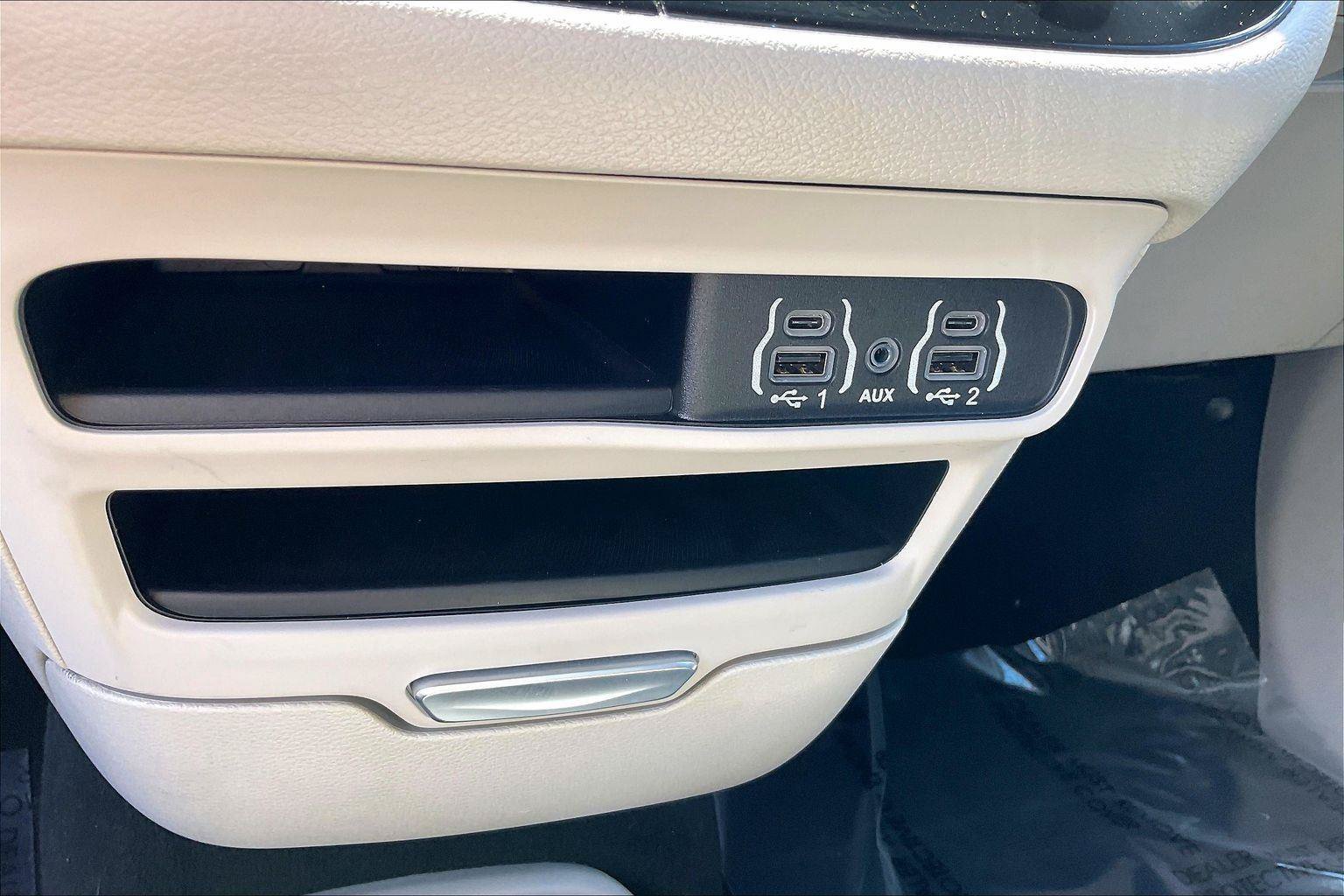 Used 2024 Chrysler Voyager LX FWD image 36