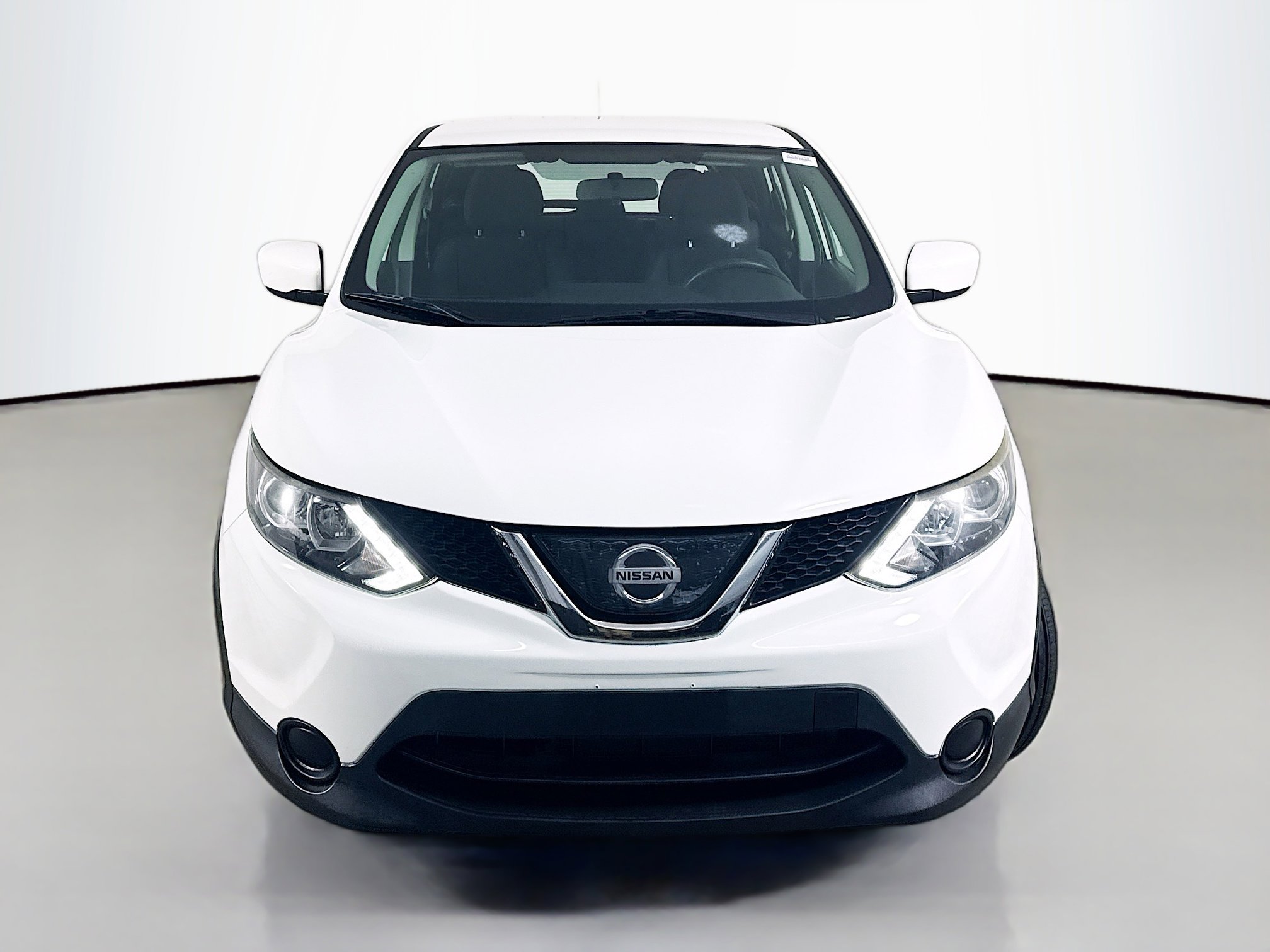 Used 2019 Nissan Rogue Sport S image 2