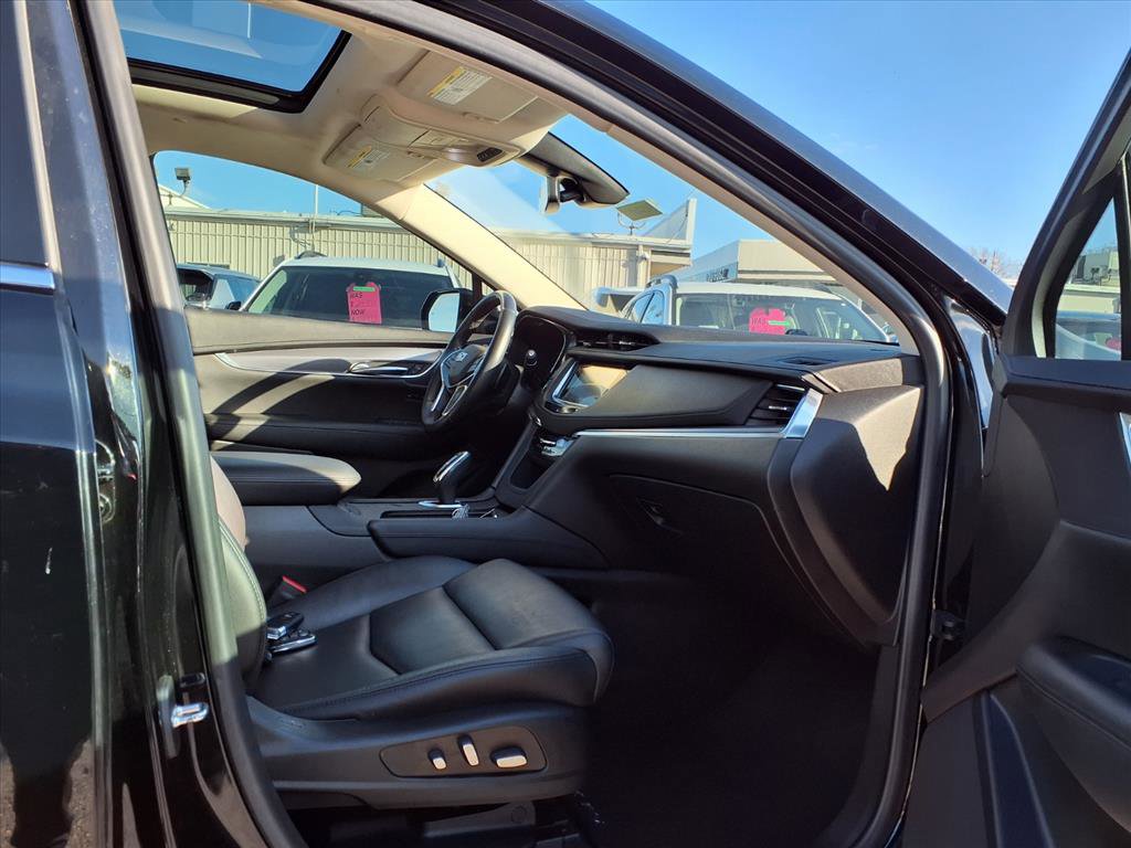 Used 2019 Cadillac XT5 Premium Luxury w/ Driver Assist Package image 32