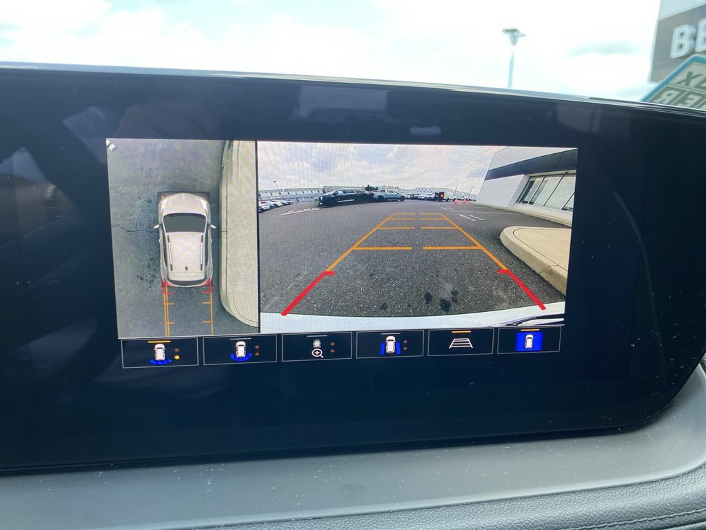 Used 2024 Buick Encore GX Avenir w/ Avenir Technology Package FWD image 17