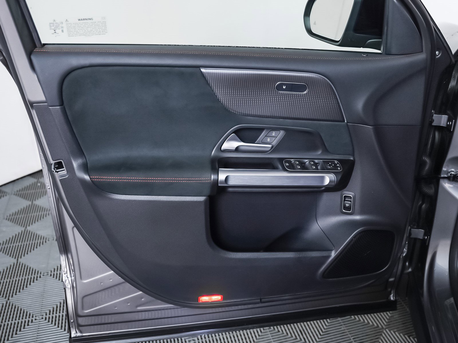 Certified 2022 Mercedes-Benz EQB 300 4MATIC image 24