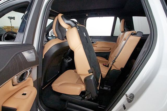 Certified 2023 Volvo XC90 B6 Ultimate w/ Protection Package Premier image 28
