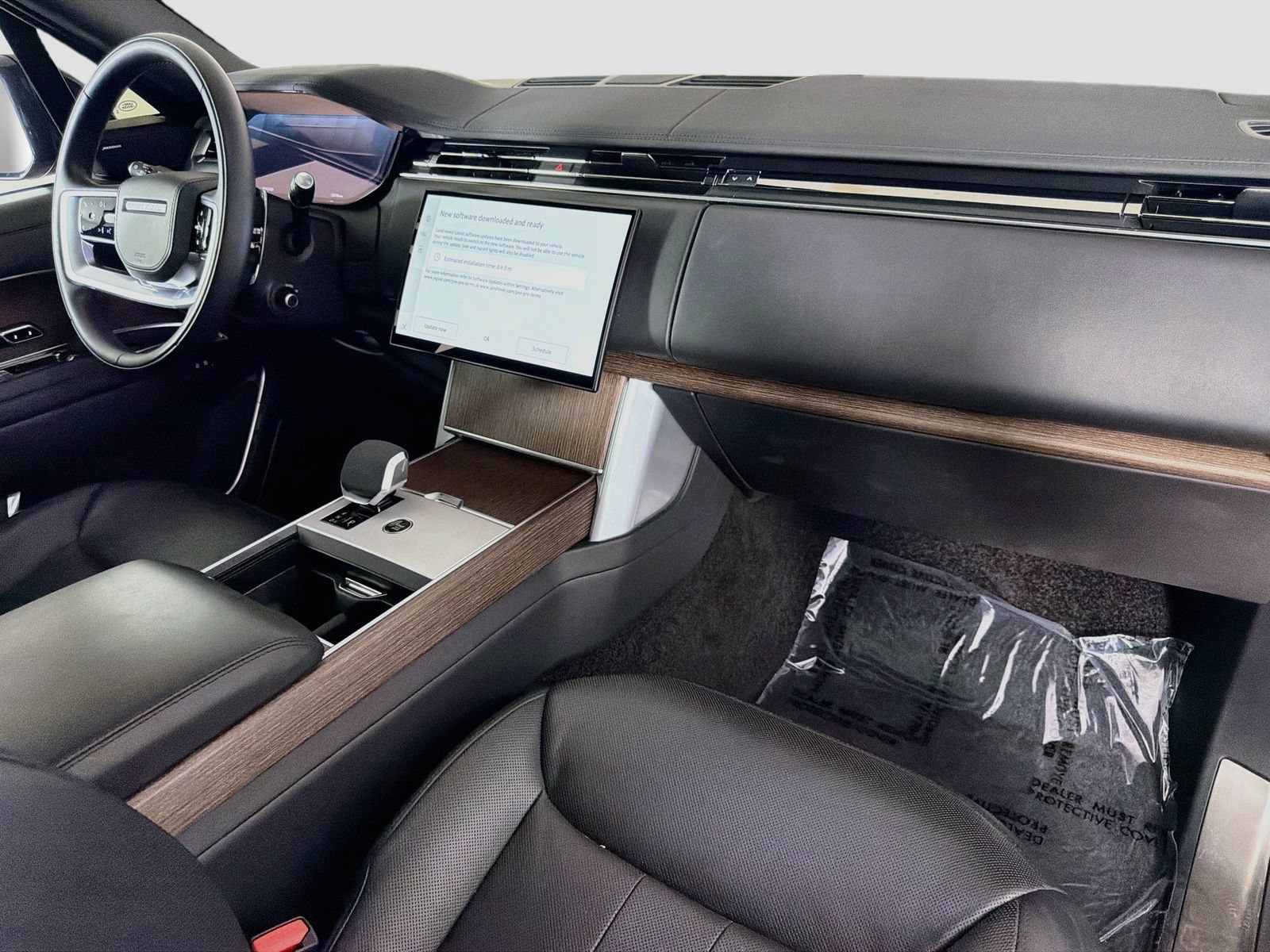Certified 2024 Land Rover Range Rover SE AWD/4WD image 33