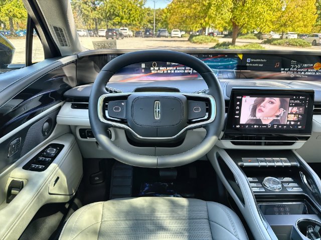 New 2026 Lincoln Nautilus Reserve w/ Jet Appearance Package AWD/4WD image 14