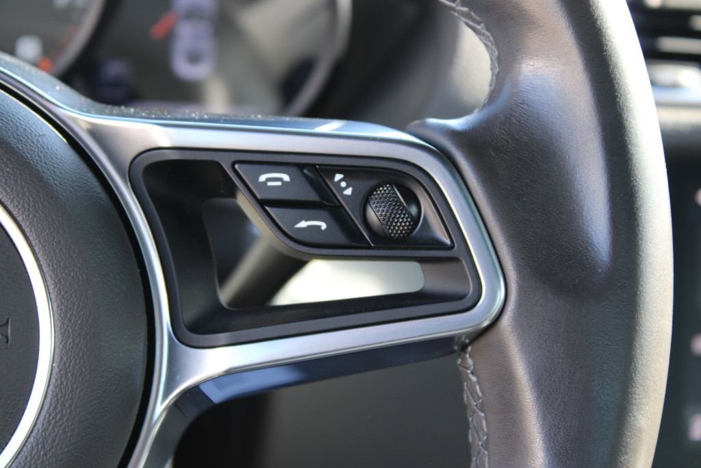 Used 2018 Porsche 718 Cayman RWD image 24