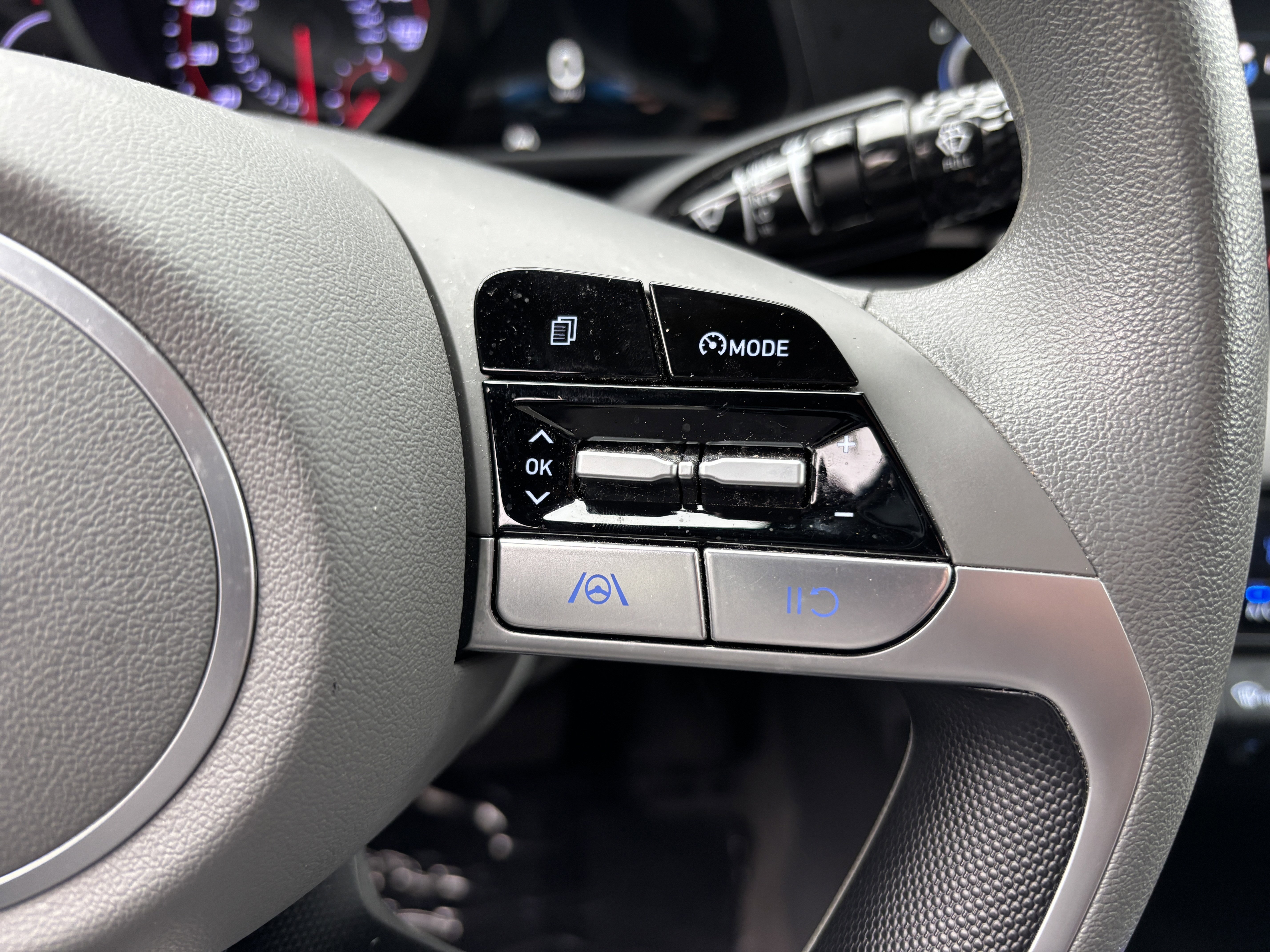 Used 2023 Hyundai Elantra SEL w/ Cargo Package image 23