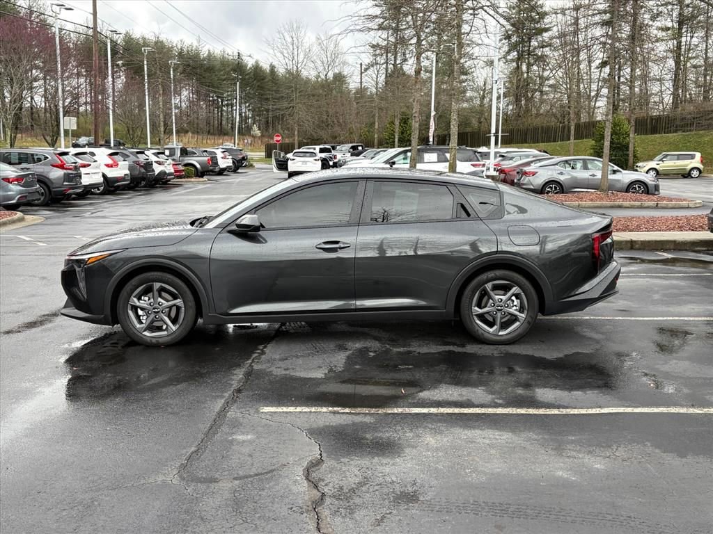 Used 2025 Kia K4 LXS image 3