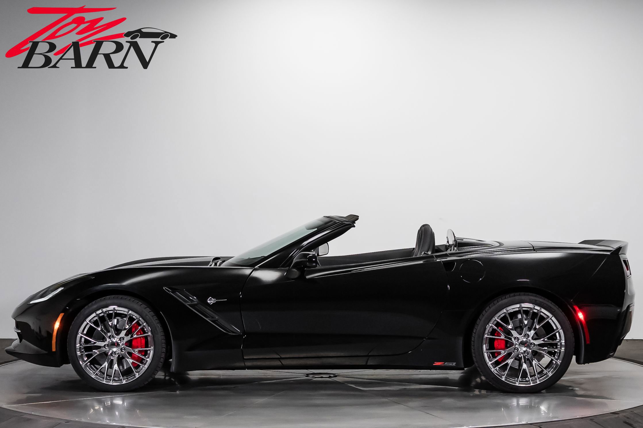 Used 2015 Chevrolet Corvette Stingray Convertible w/ 2LT Preferred Equipment Group RWD image 2