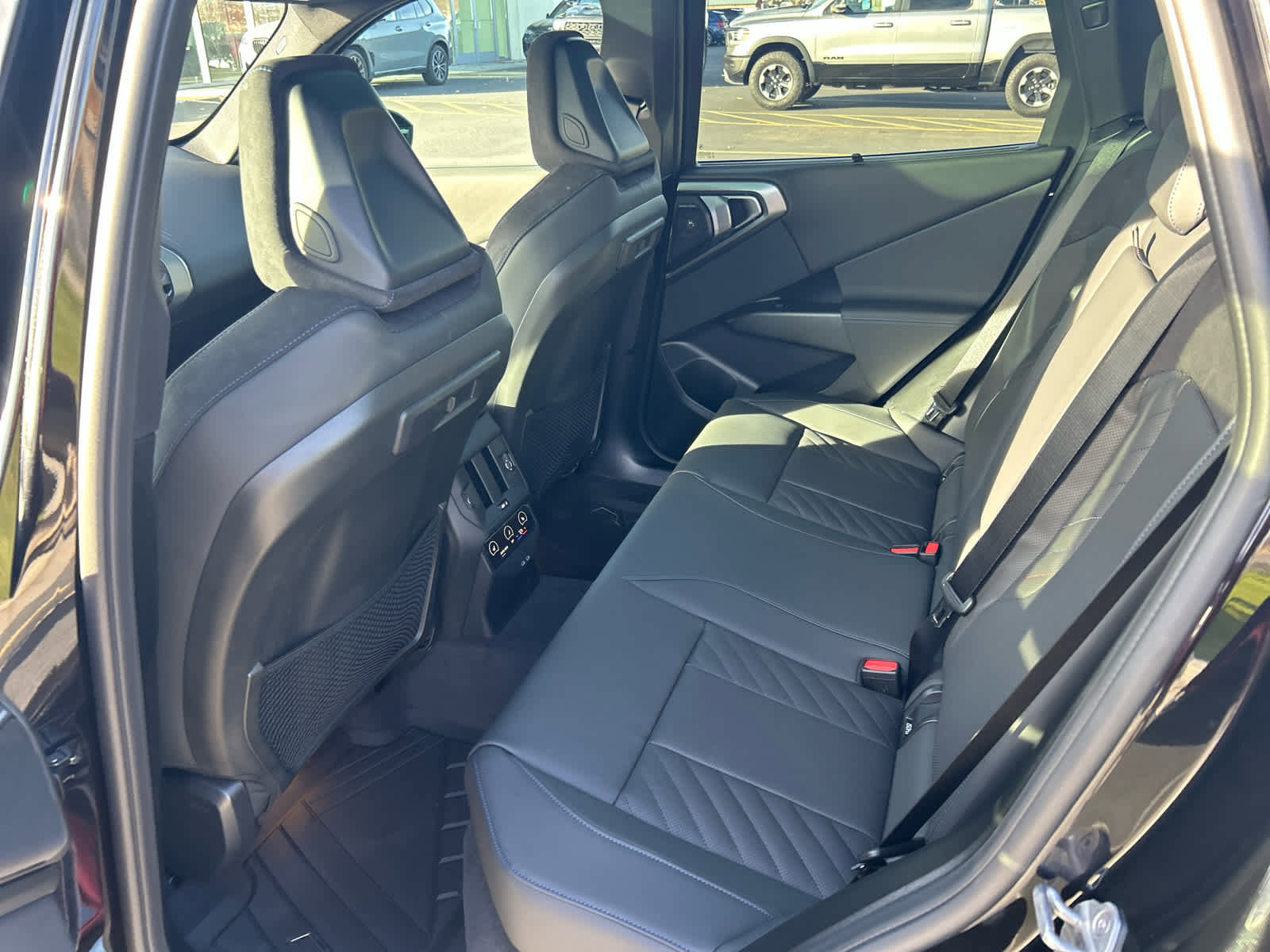 Used 2026 BMW X3 xDrive30 w/ Premium Package image 19