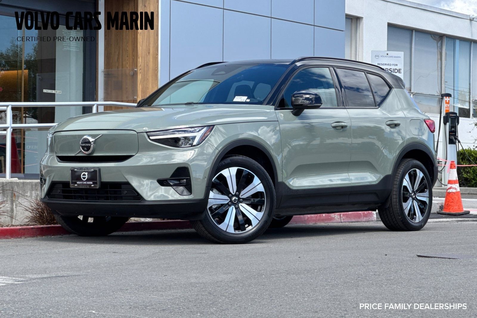 Used 2023 Volvo XC40 Recharge Plus AWD/4WD image 1