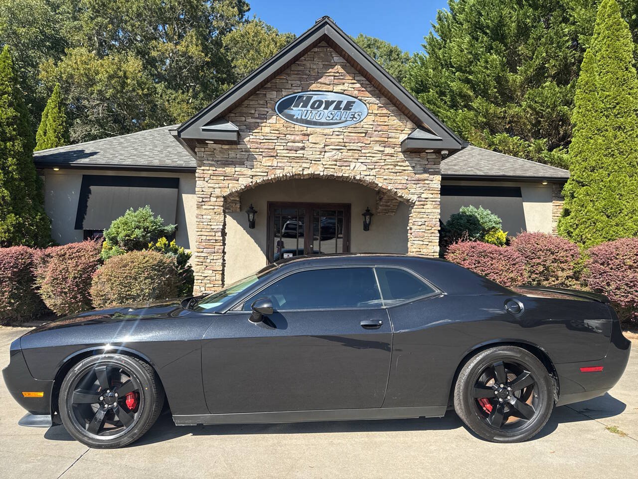 Used 2011 Dodge Challenger SRT8 RWD image 1