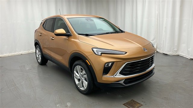 Certified 2024 Buick Encore GX Preferred w/ Comfort Package image 2