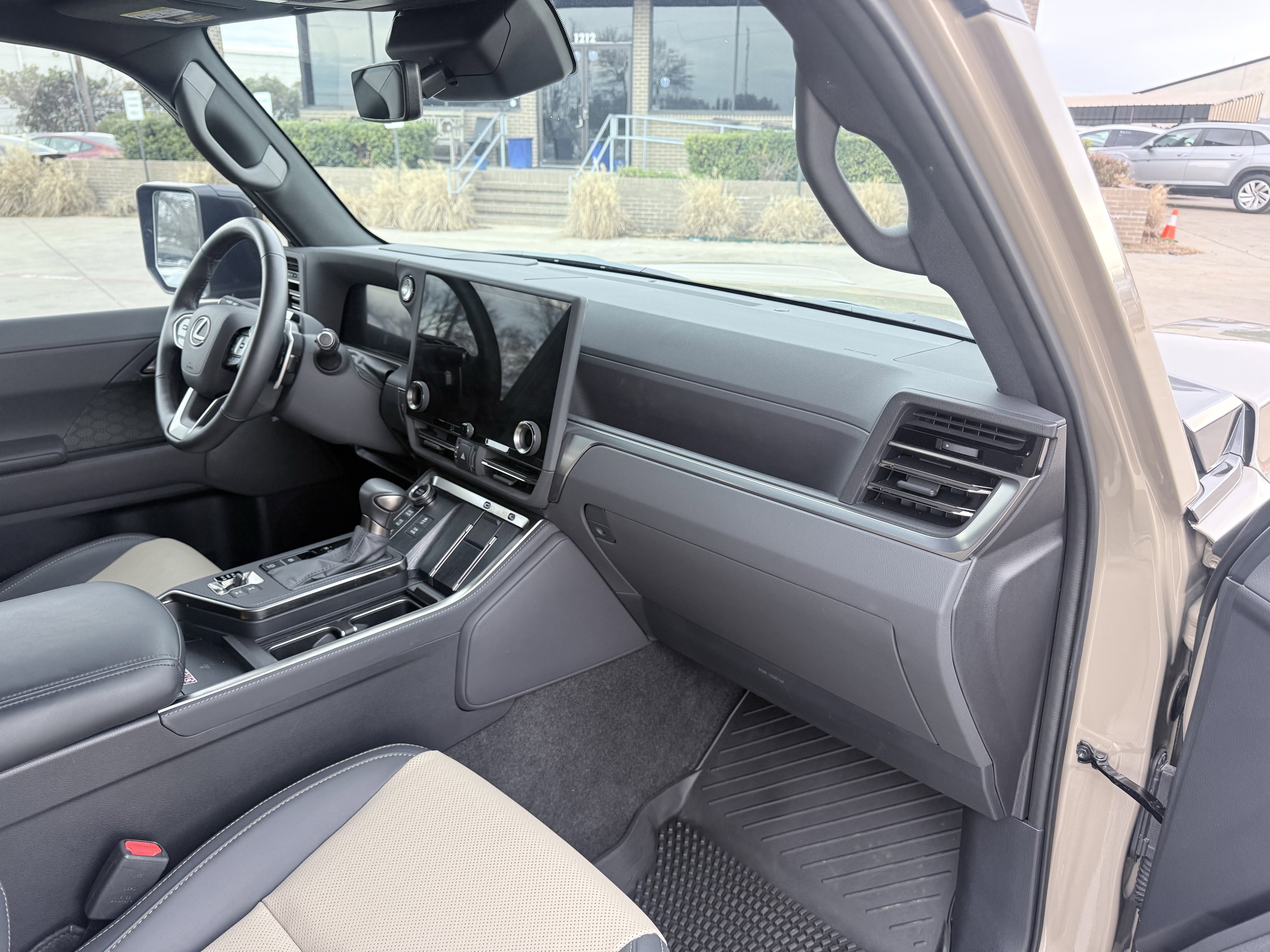 Used 2025 Lexus GX 550 image 59