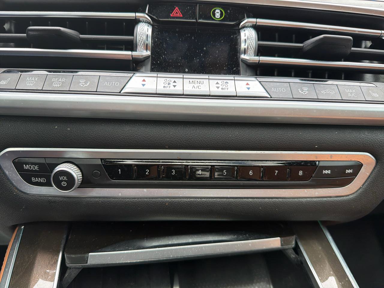 Used 2022 BMW X5 xDrive40i w/ M Sport Package AWD/4WD image 28