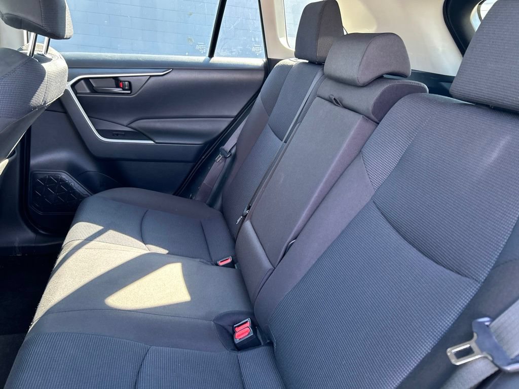 Used 2025 Toyota RAV4 LE AWD/4WD image 9