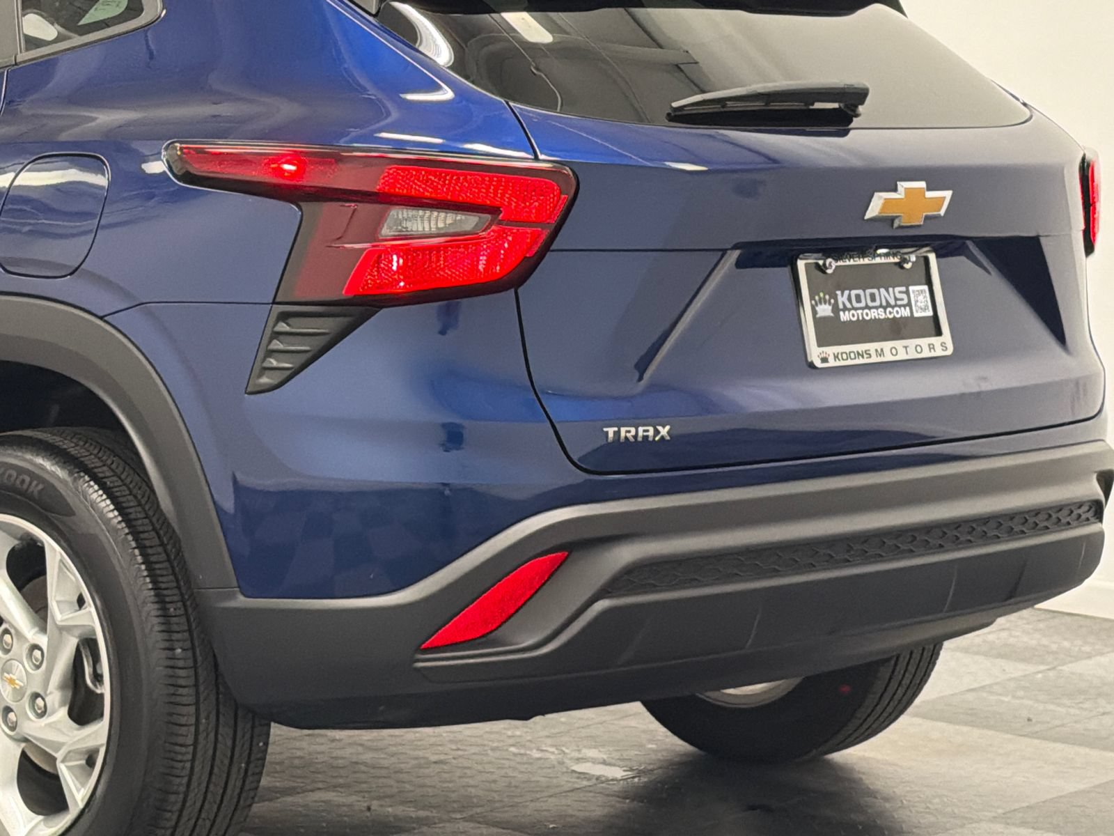 Used 2024 Chevrolet Trax LS w/ LS Convenience Package FWD image 7
