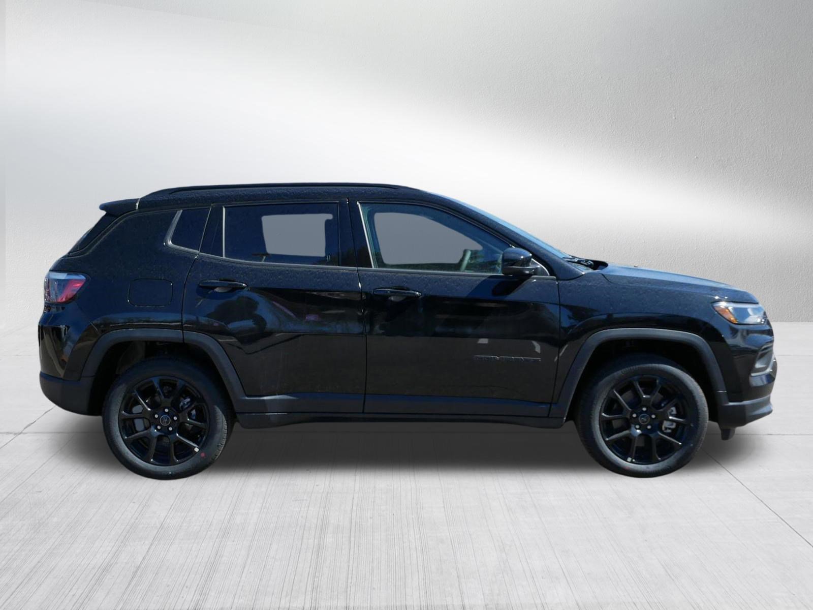 New 2026 Jeep Compass Latitude image 8