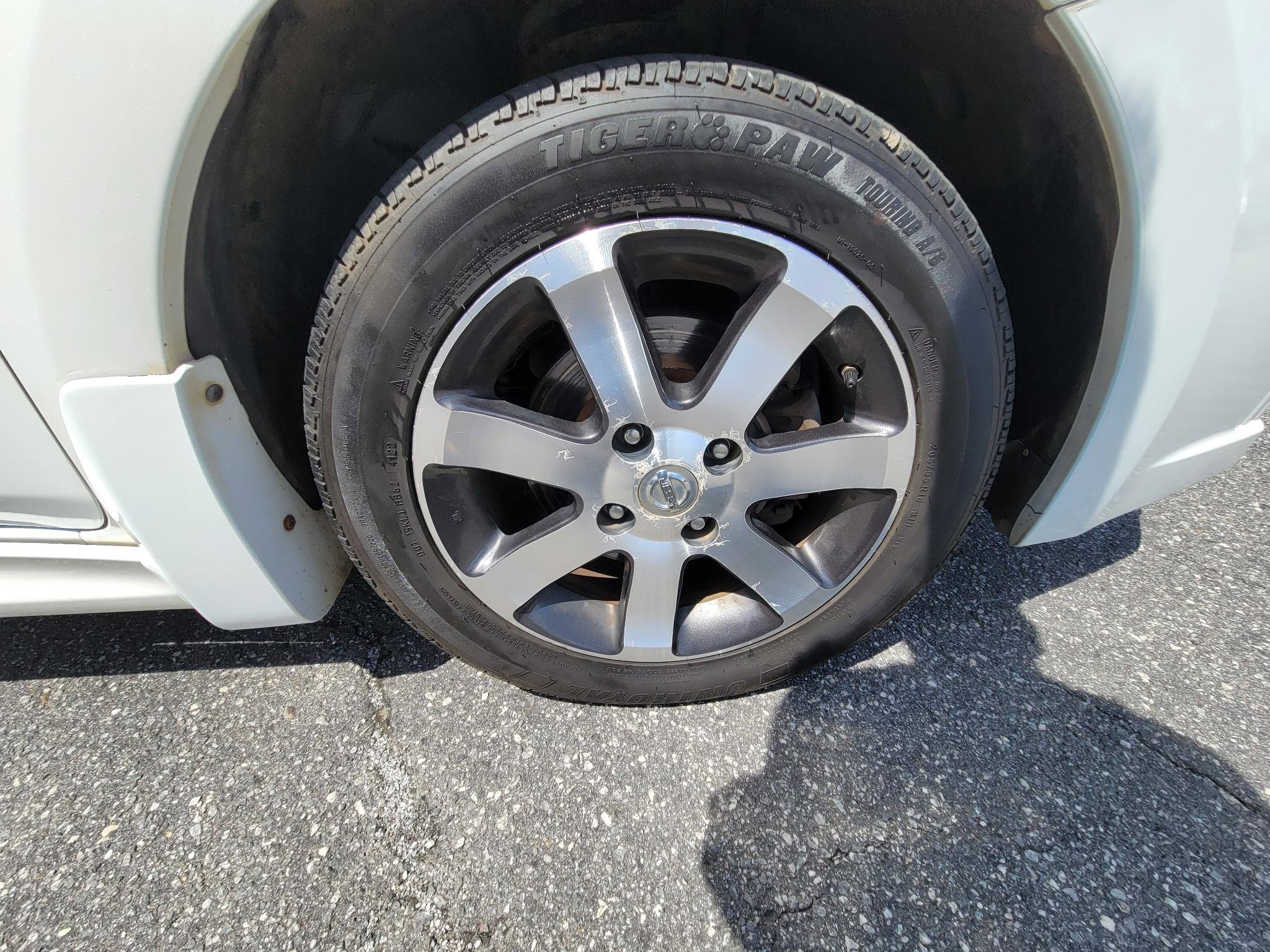 Used 2012 Nissan Sentra 2.0 SR w/ Special Edition Pkg FWD image 46