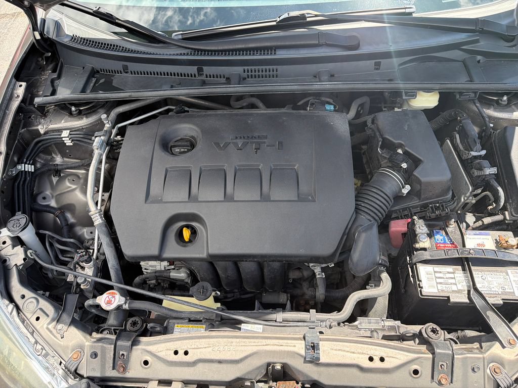 Used 2018 Toyota Corolla LE FWD image 22