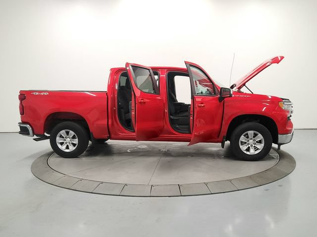 Used 2025 Chevrolet Silverado 1500 LT AWD/4WD image 16