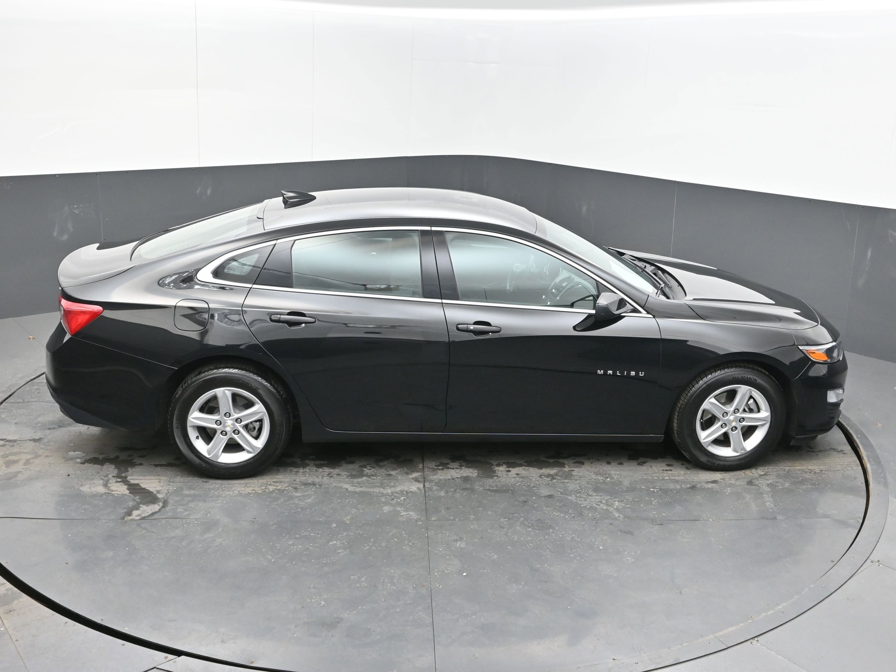 Used 2024 Chevrolet Malibu LT image 37