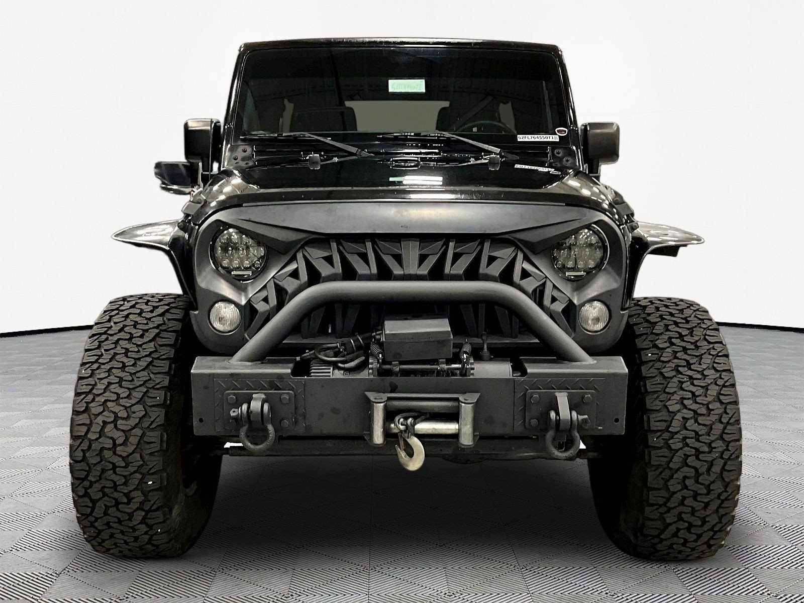 Used 2015 Jeep Wrangler Unlimited Sahara w/ Connectivity Group AWD/4WD image 2