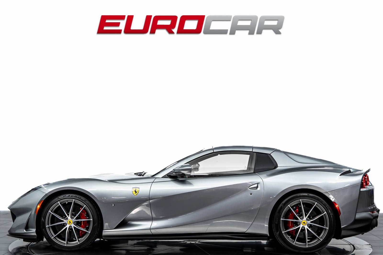 Used 2022 Ferrari 812 GTS image 3
