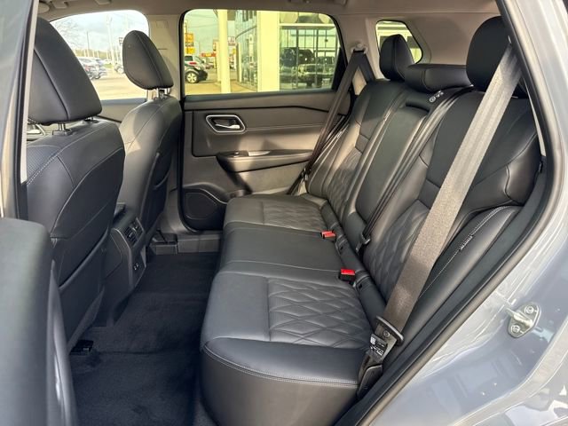 Used 2025 Nissan Rogue Platinum image 21