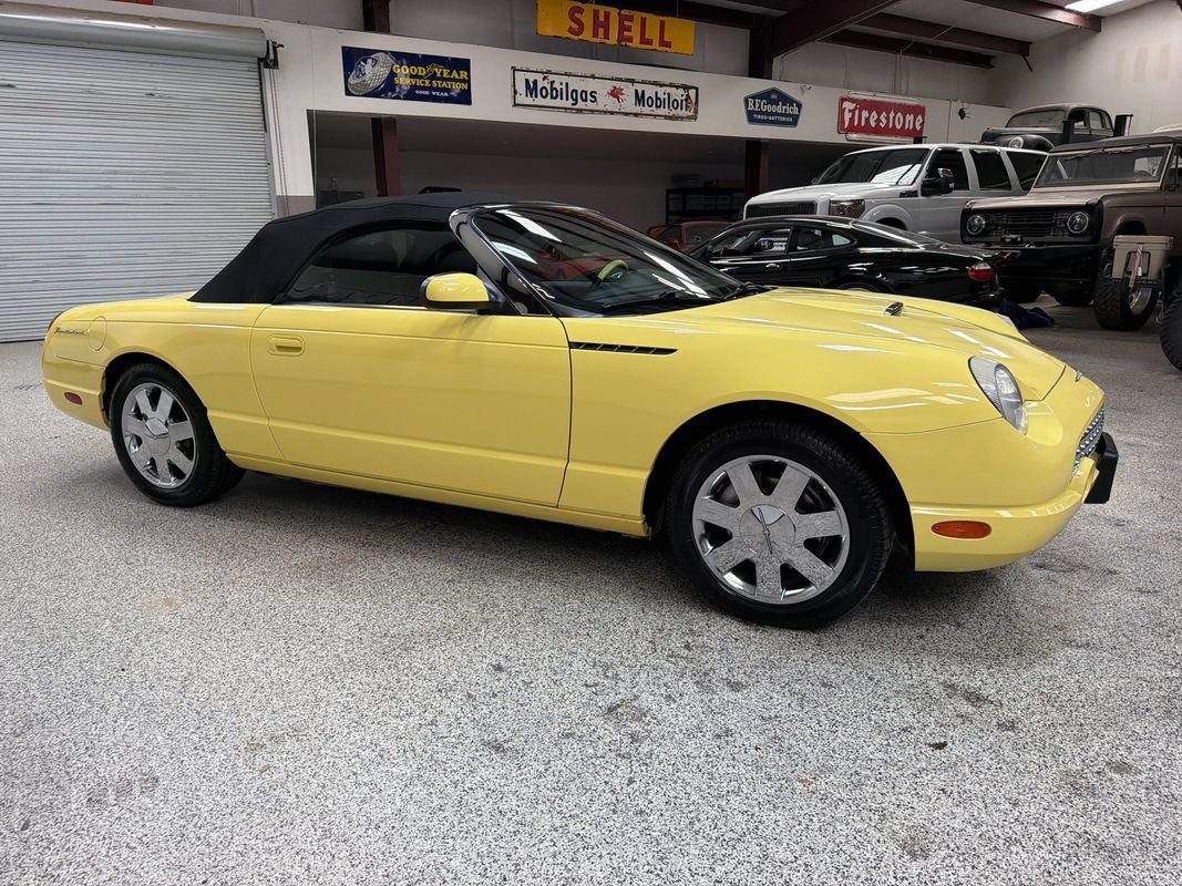 Used 2002 Ford Thunderbird RWD image 10