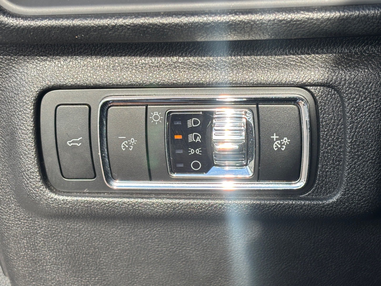 Used 2023 Lincoln Corsair Reserve w/ Equipment Group 201A FWD image 27
