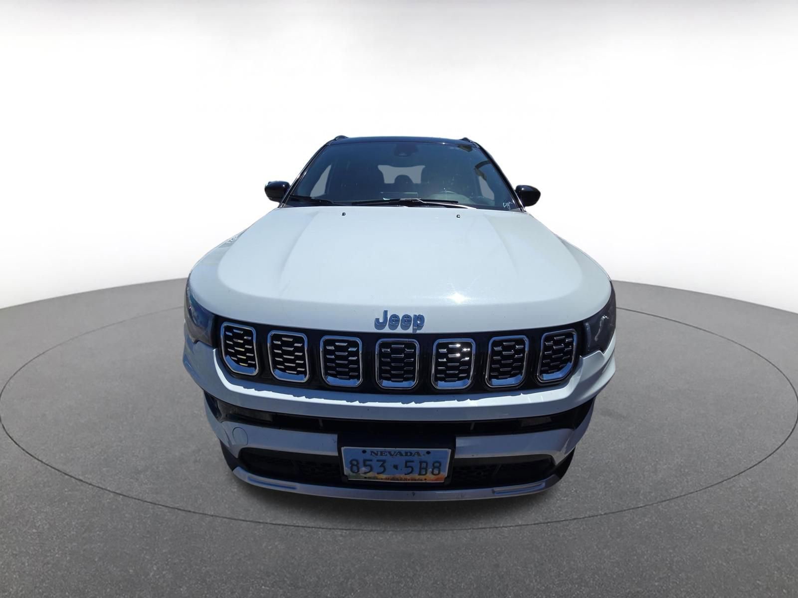 Used 2025 Jeep Compass Limited AWD/4WD image 3
