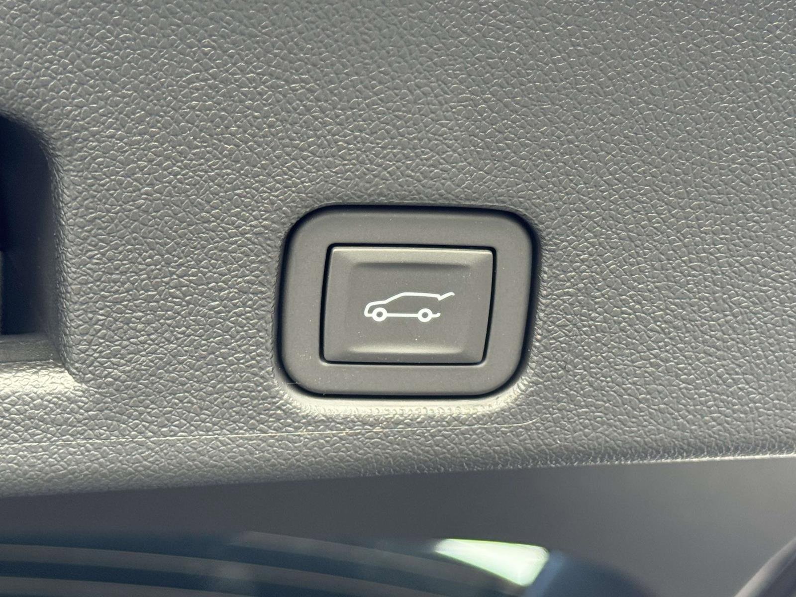 New 2026 Chevrolet Traverse LT w/ Driver Confidence Package image 21