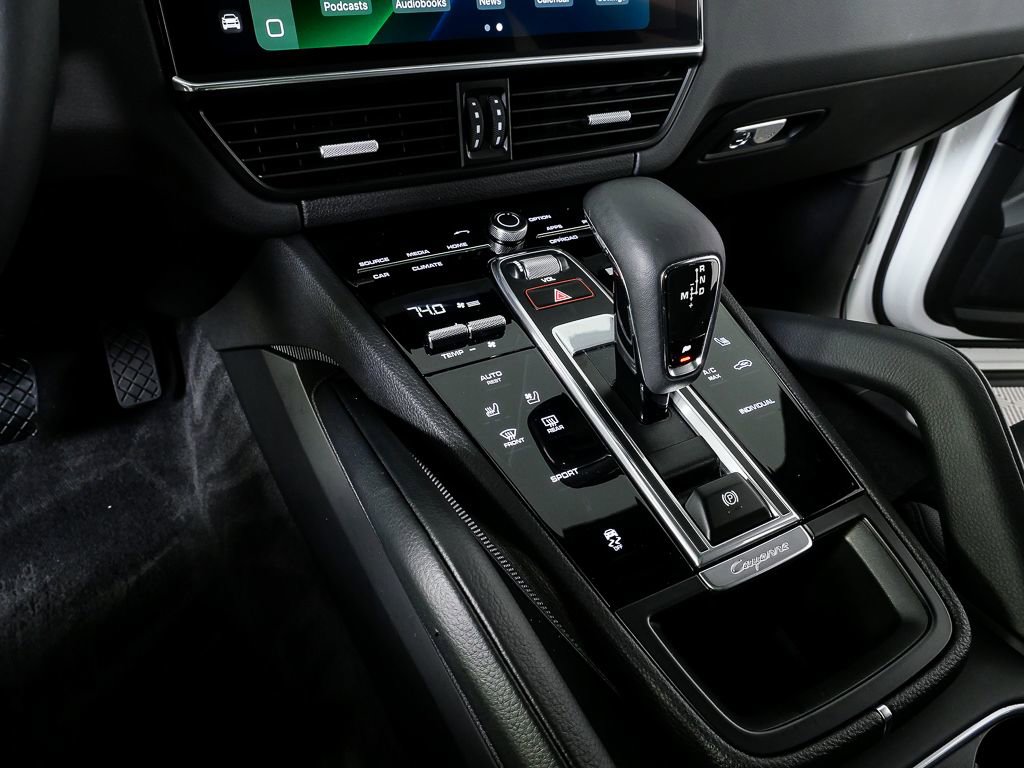 Certified 2023 Porsche Cayenne AWD/4WD image 18