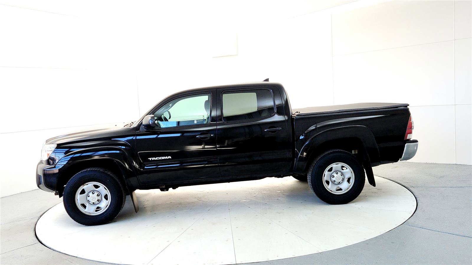 Used 2015 Toyota Tacoma 4x4 Double Cab image 3