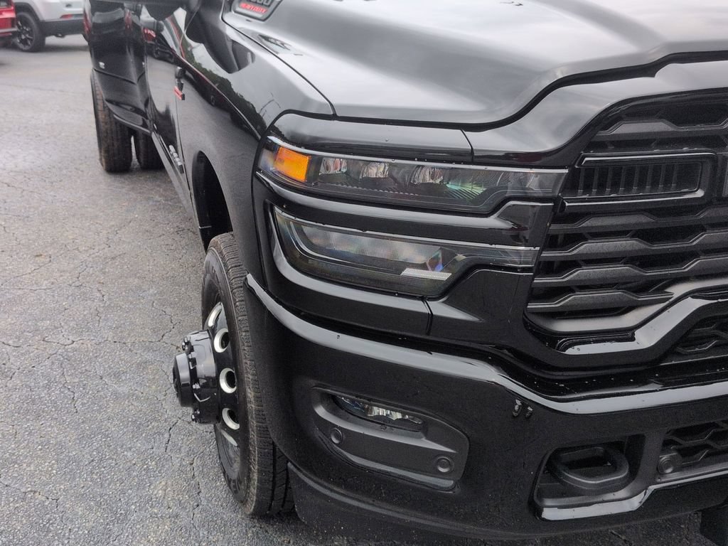 New 2026 RAM 3500 Big Horn AWD/4WD image 8