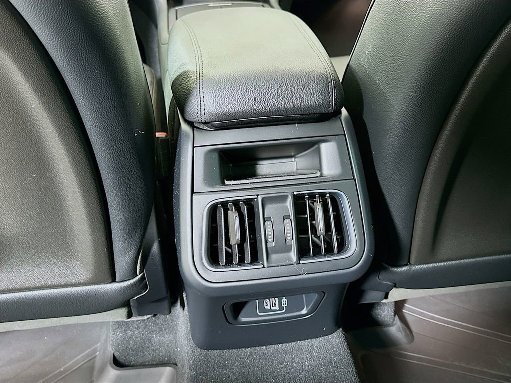 Used 2024 Maserati Grecale GT image 27