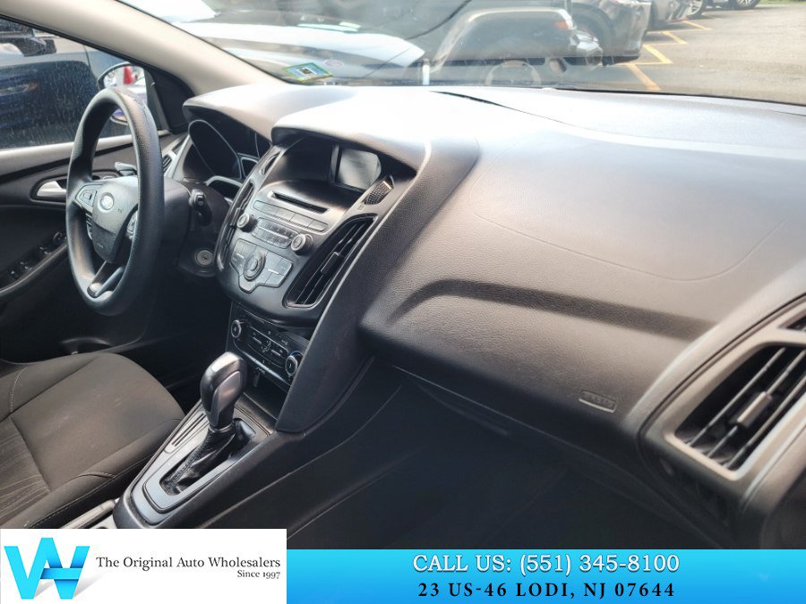 Used 2016 Ford Focus SE FWD image 16