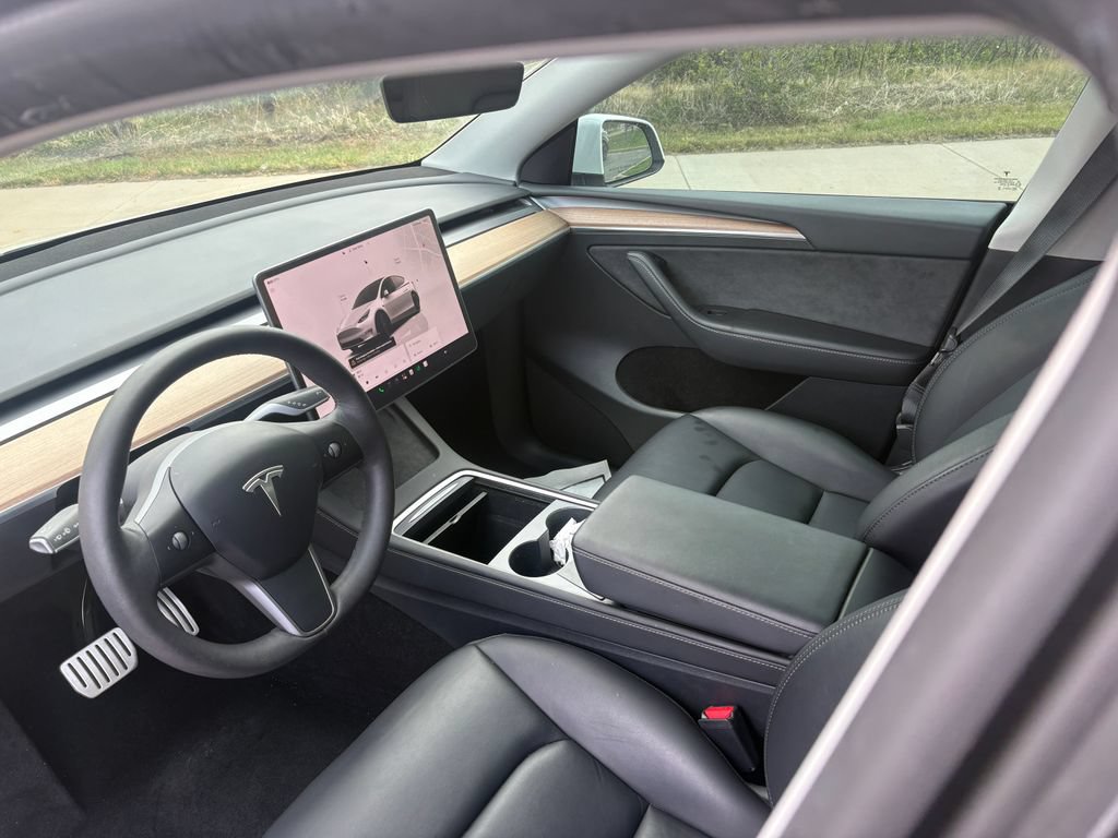 Used 2023 Tesla Model Y Long Range AWD/4WD image 4