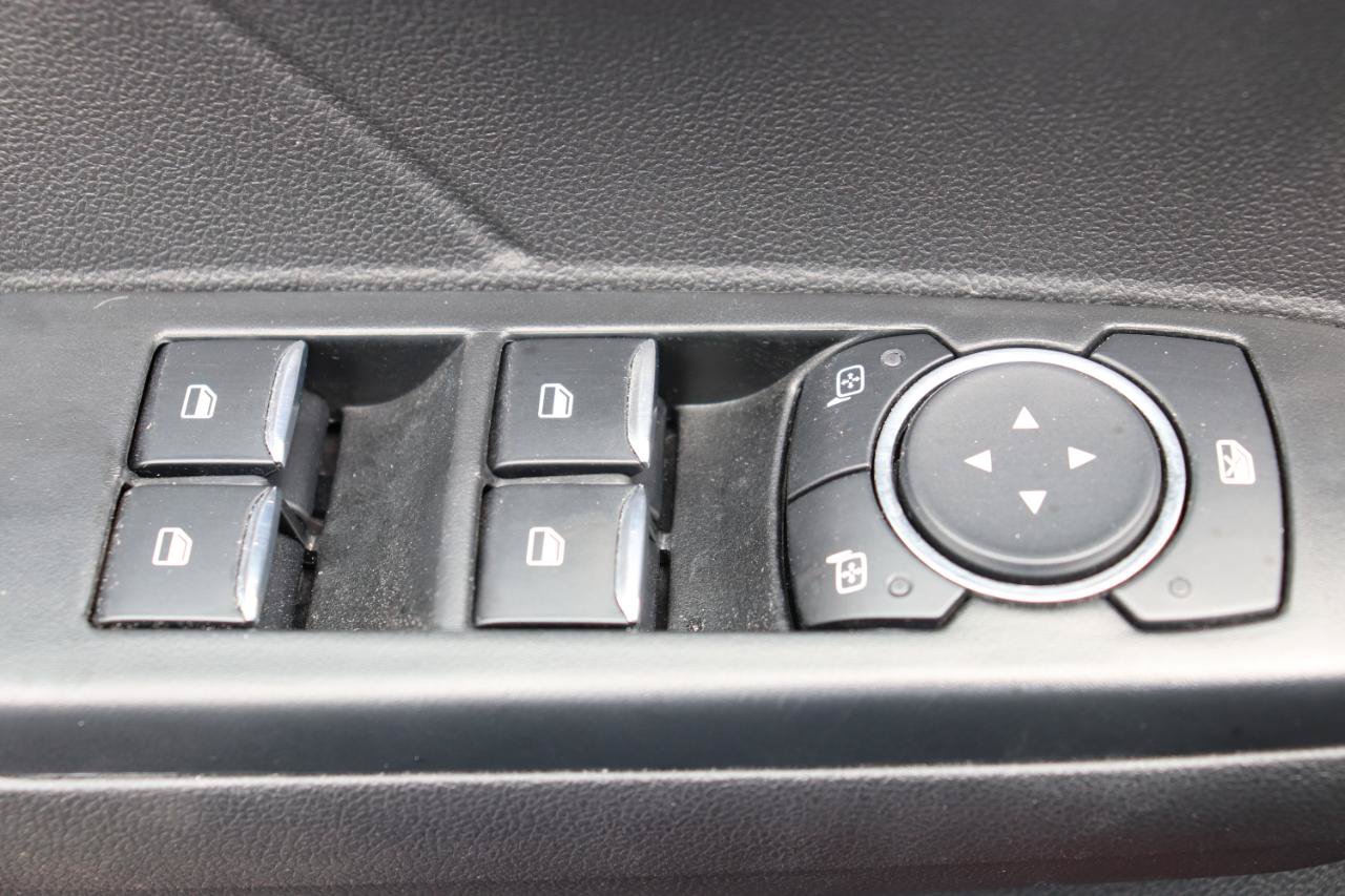 Used 2025 Ford Escape ST-Line Select AWD/4WD image 44