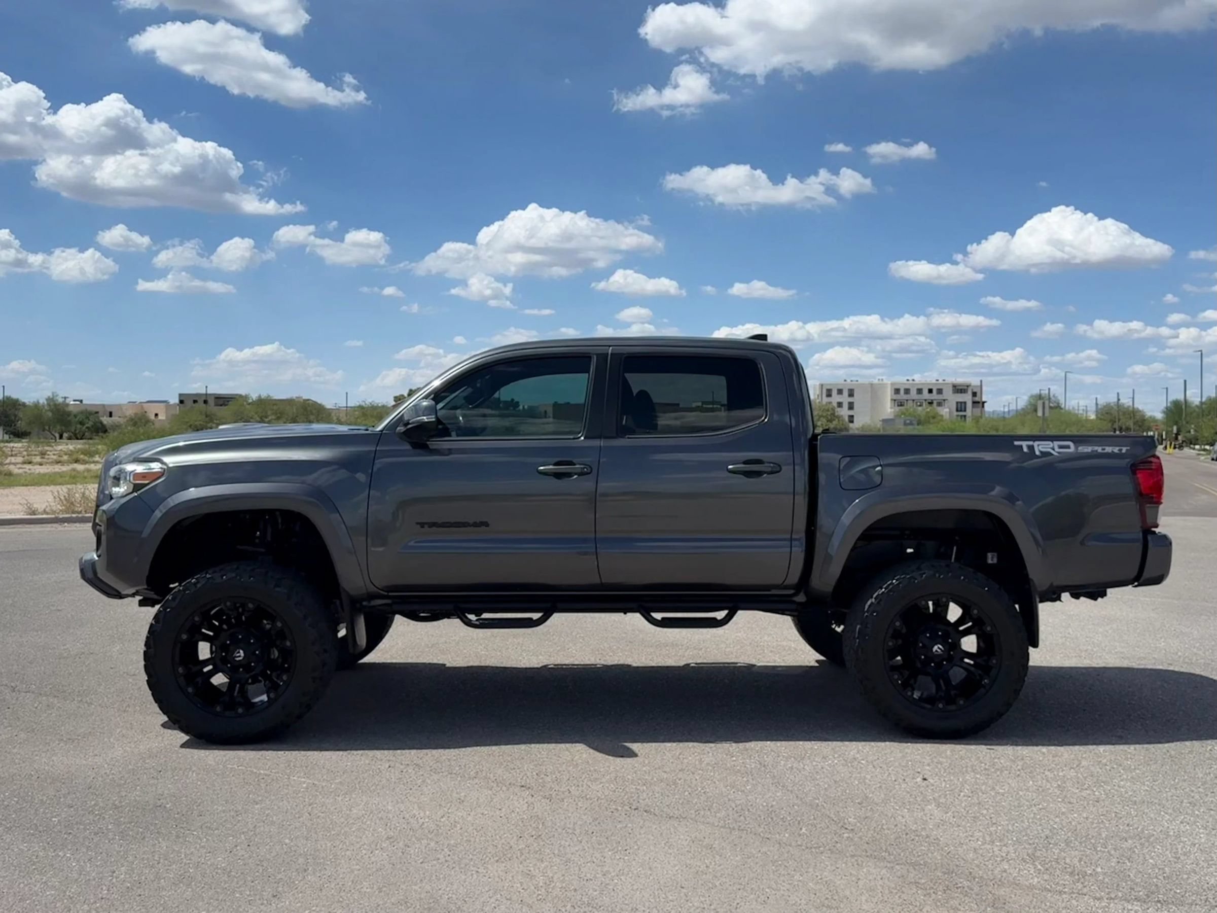 Used 2019 Toyota Tacoma TRD Sport w/ Technology Package RWD image 5