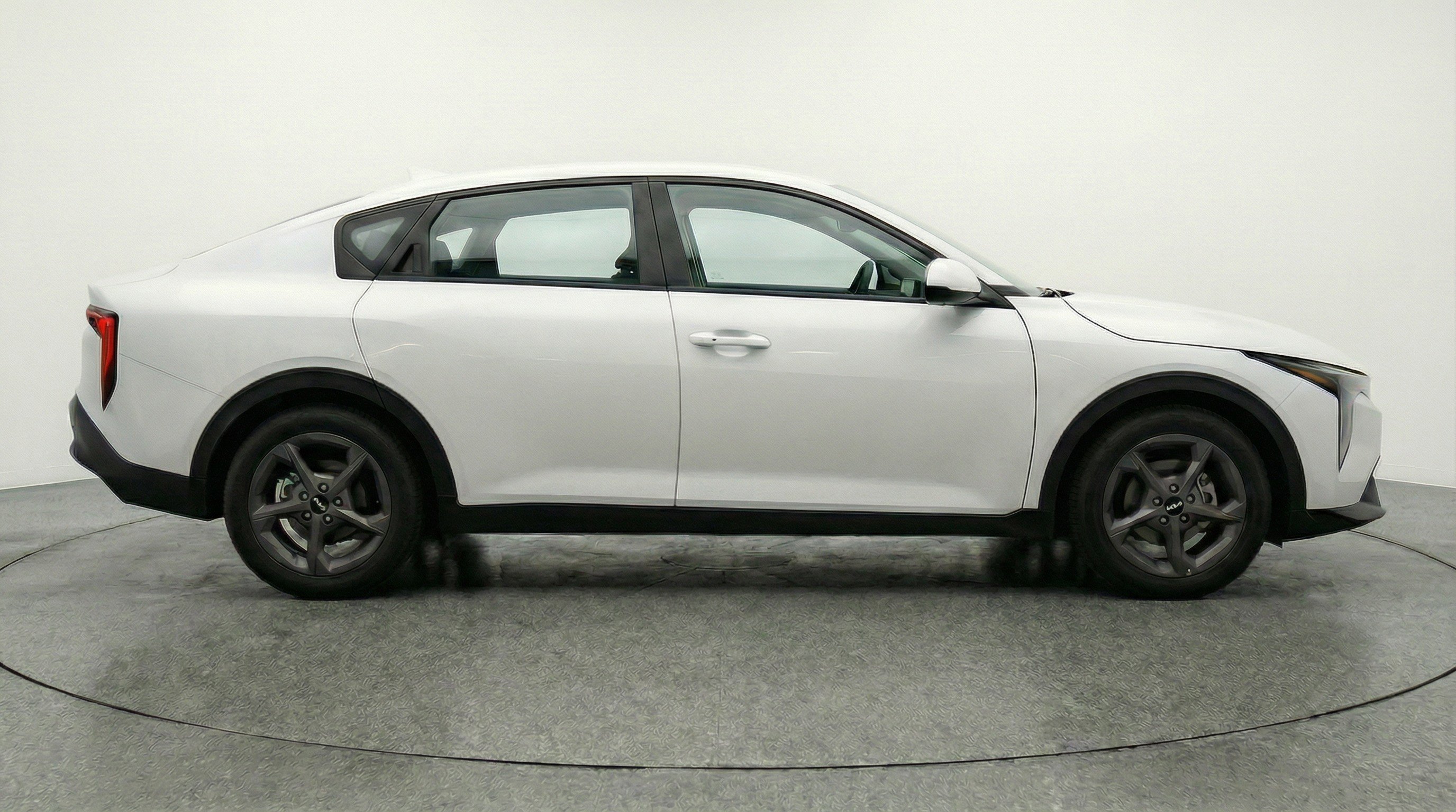 Used 2025 Kia K4 FWD image 5