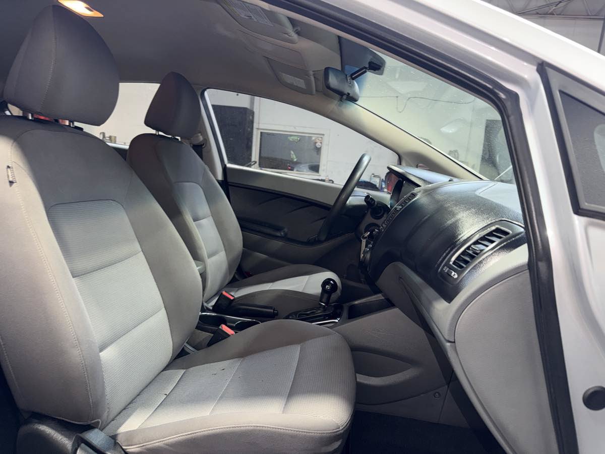 Used 2018 Kia Forte LX FWD image 25