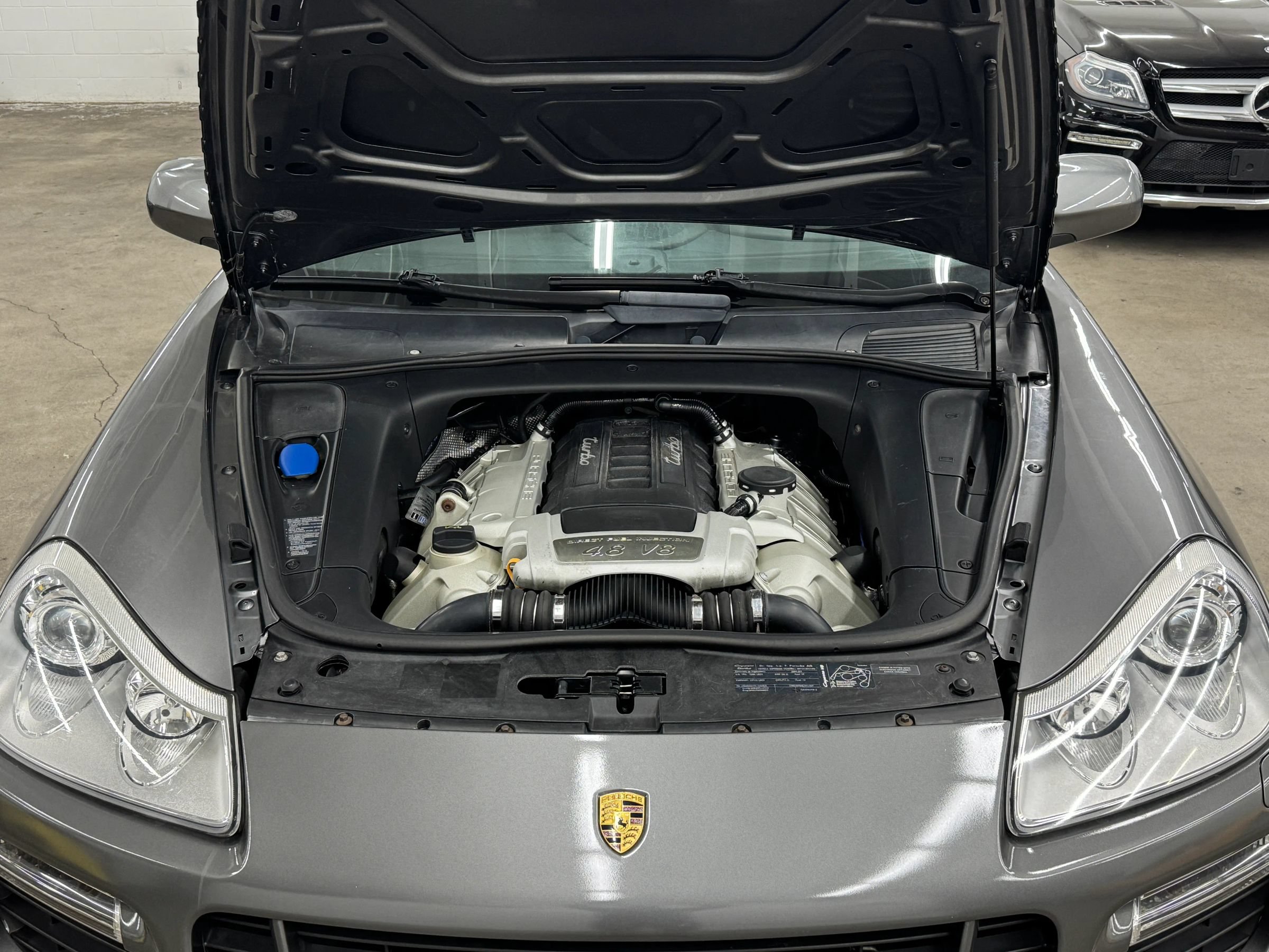 Used 2008 Porsche Cayenne Turbo AWD/4WD image 10