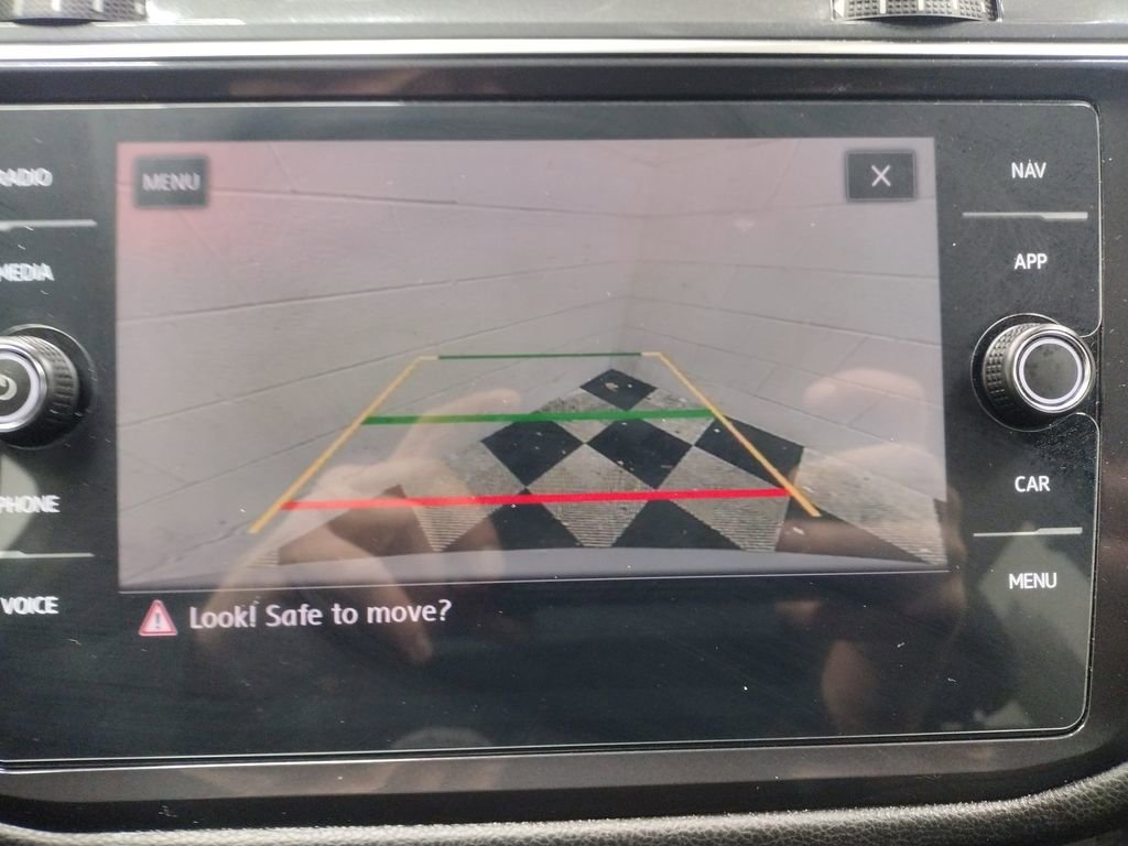 Used 2020 Volkswagen Tiguan SEL Premium R-Line image 11