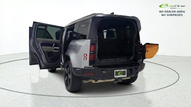 Used 2022 Land Rover Defender 110 X-Dynamic SE AWD/4WD image 17